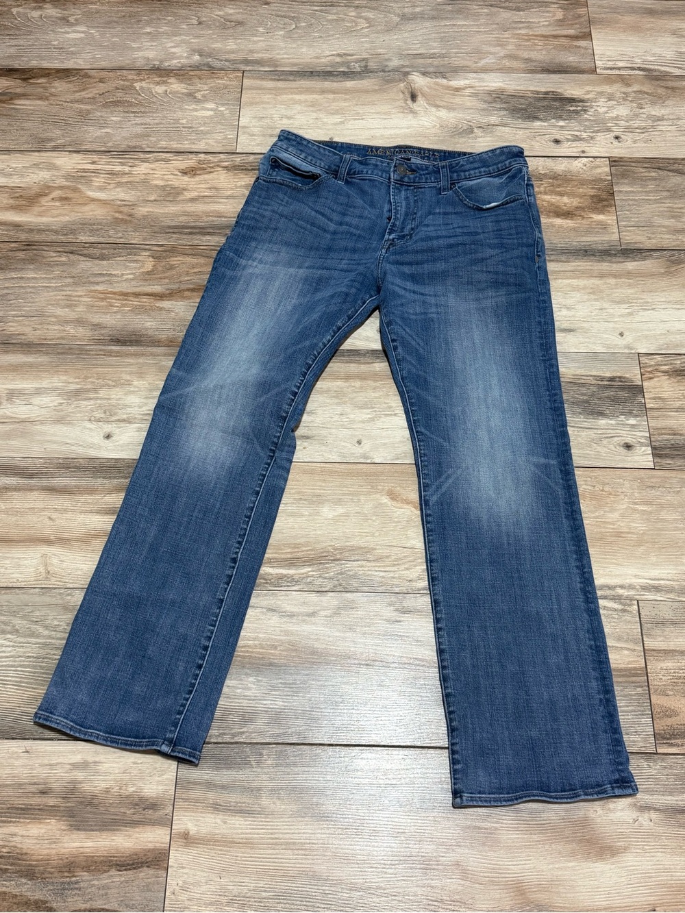 American Eagle Outfitters Men's Distressed Medium Blue Straight Jeans